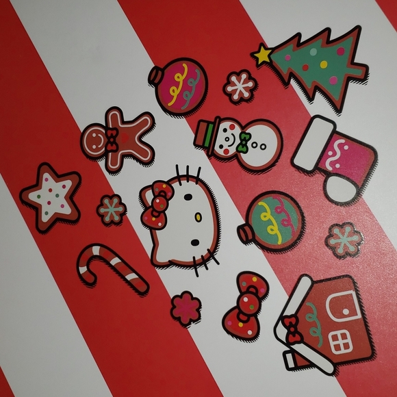 The Creme Shop Hello Kitty Holidays Bath Bomb - Picture 8 of 8